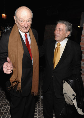Tony Bennett and Ed Koch at event of Milk (2008)