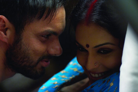 Sohail Khan and Isha Koppikar in Salaam-E-Ishq (2007)