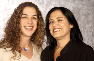Barbara Kopple and Kristi Jacobson at event of American Standoff (2002)