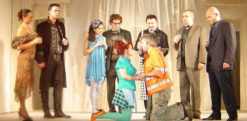 Still of Károly Korognai, Bea Melkvi, Máté Madarász, Henrietta Rab, Szilárd Petrik, Oszkár Illés, Zoltán Reiter, Tamás Ponty and Zizi Urbán in Két úr szolgája (2009)