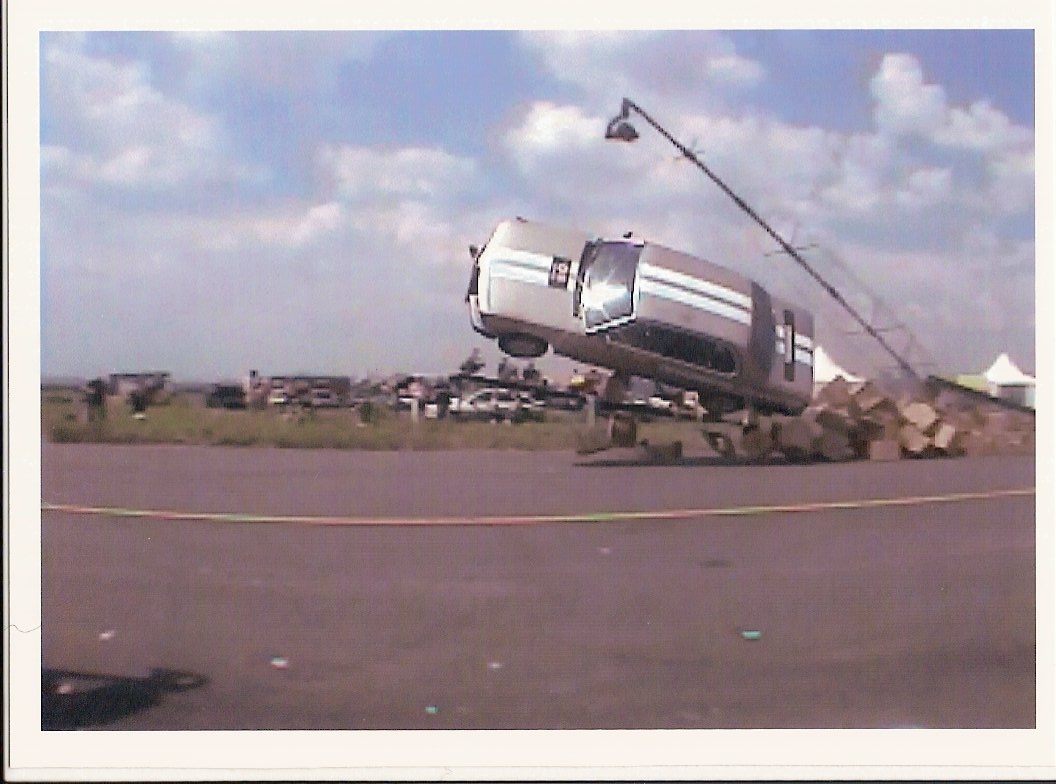 BMW Car 'Pipe-ramp' in Russia