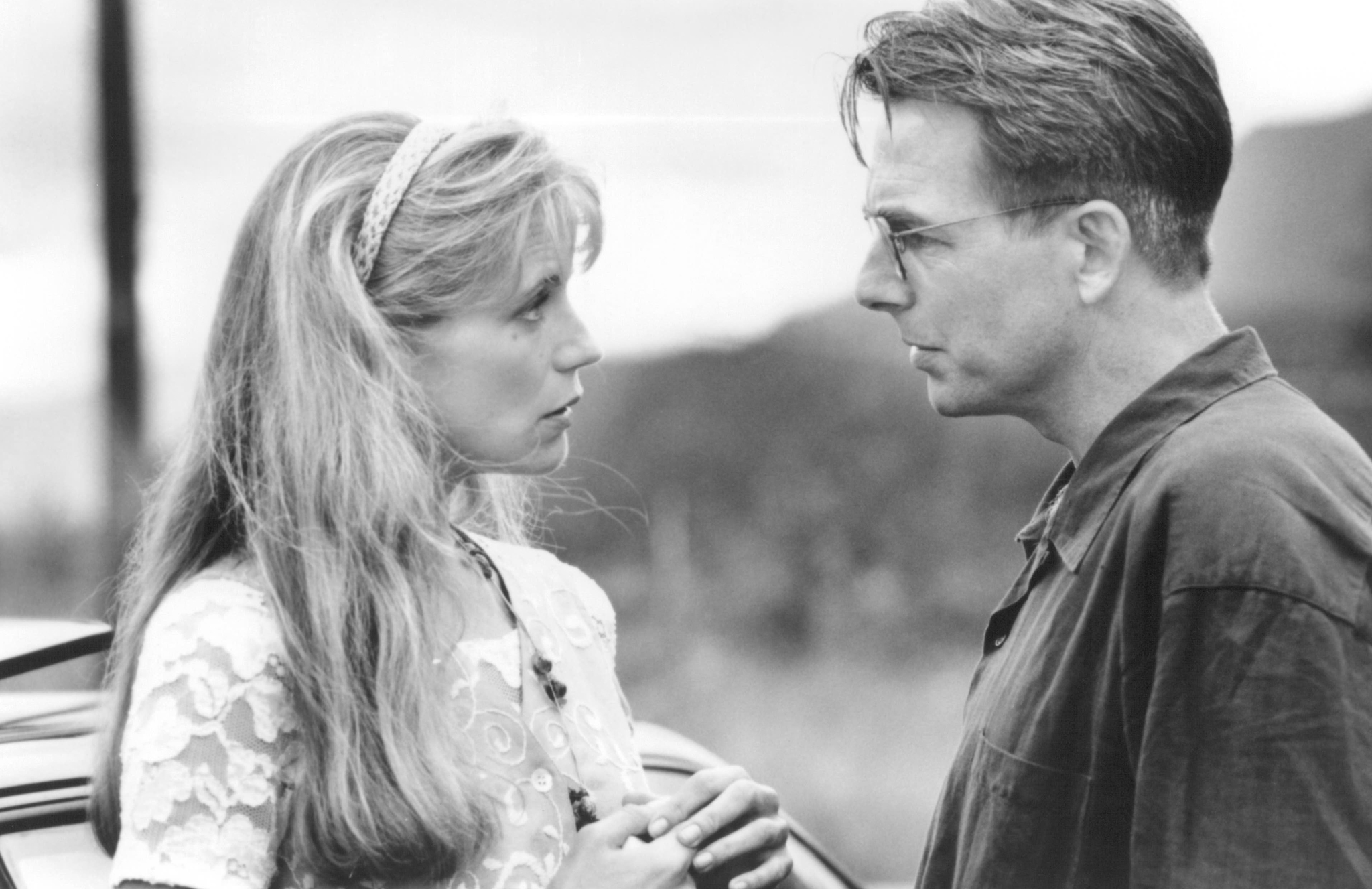 Still of Mark Harmon and Harley Jane Kozak in Magic in the Water (1995)