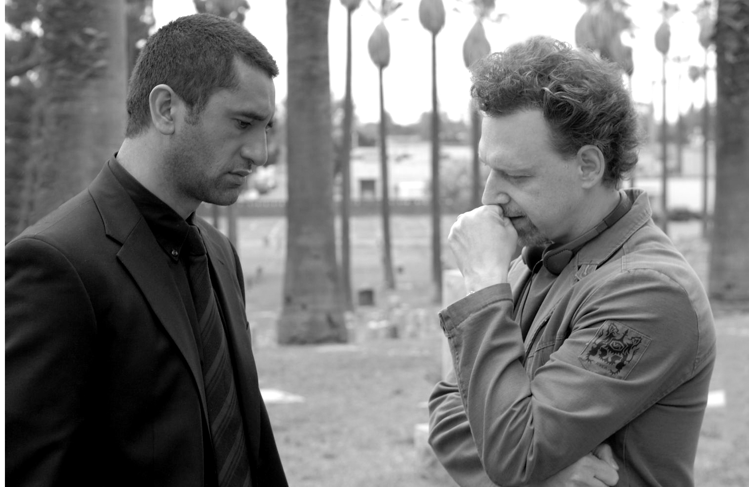 Wayne Kramer directs Cliff Curtis on the set of CROSSING OVER.