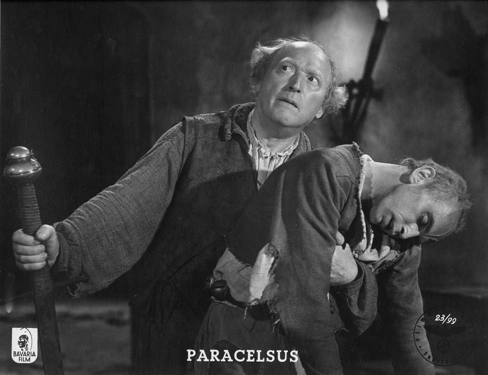 Still of Werner Krauss and Harald Kreutzberg in Paracelsus (1943)