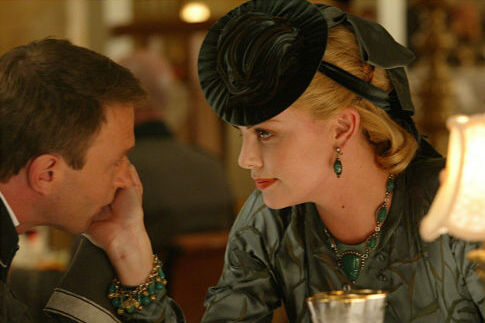 Still of Charlize Theron and Thomas Kretschmann in Head in the Clouds (2004)