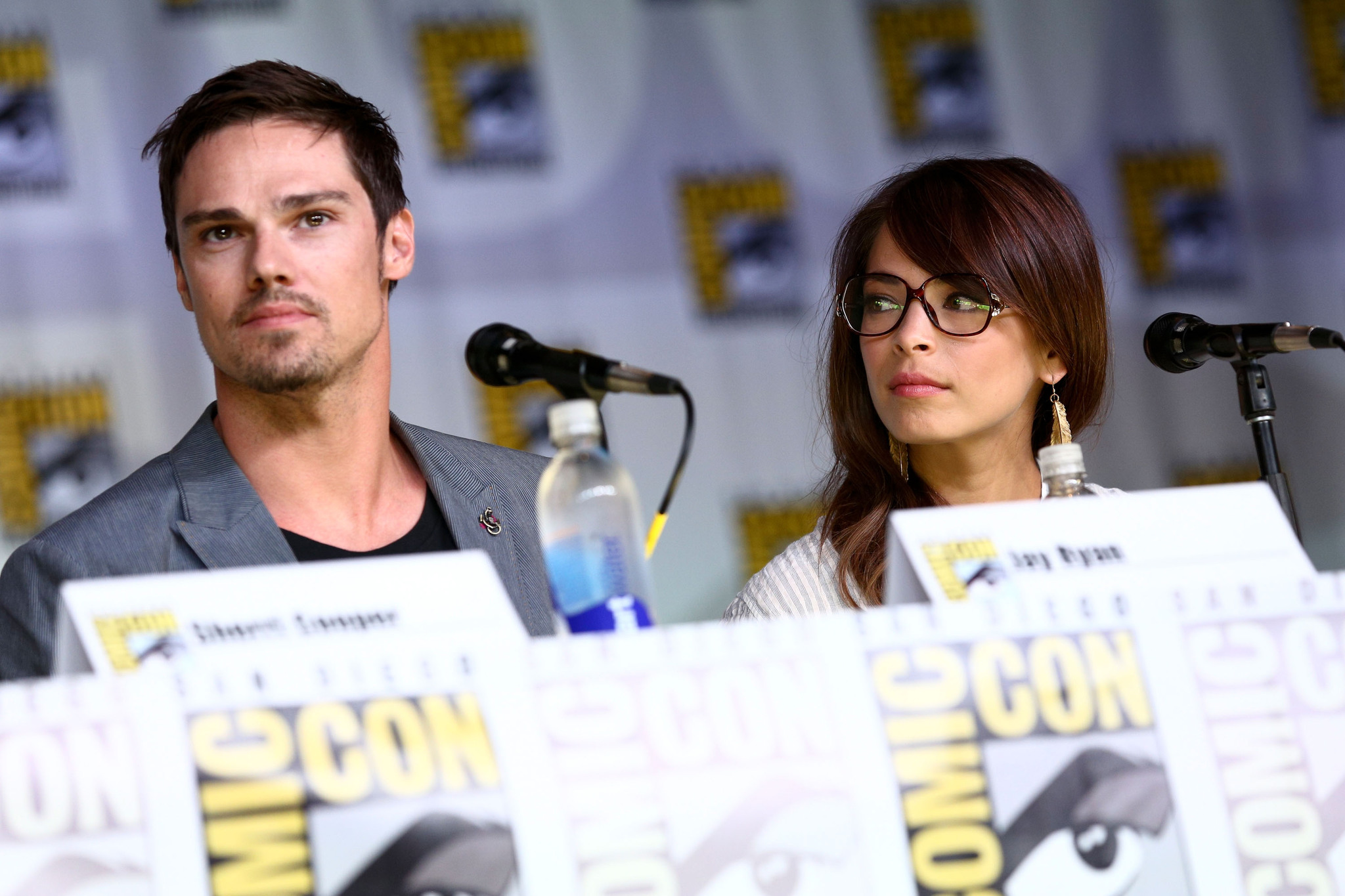 Kristin Kreuk and Jay Ryan at event of Beauty and the Beast (2012)