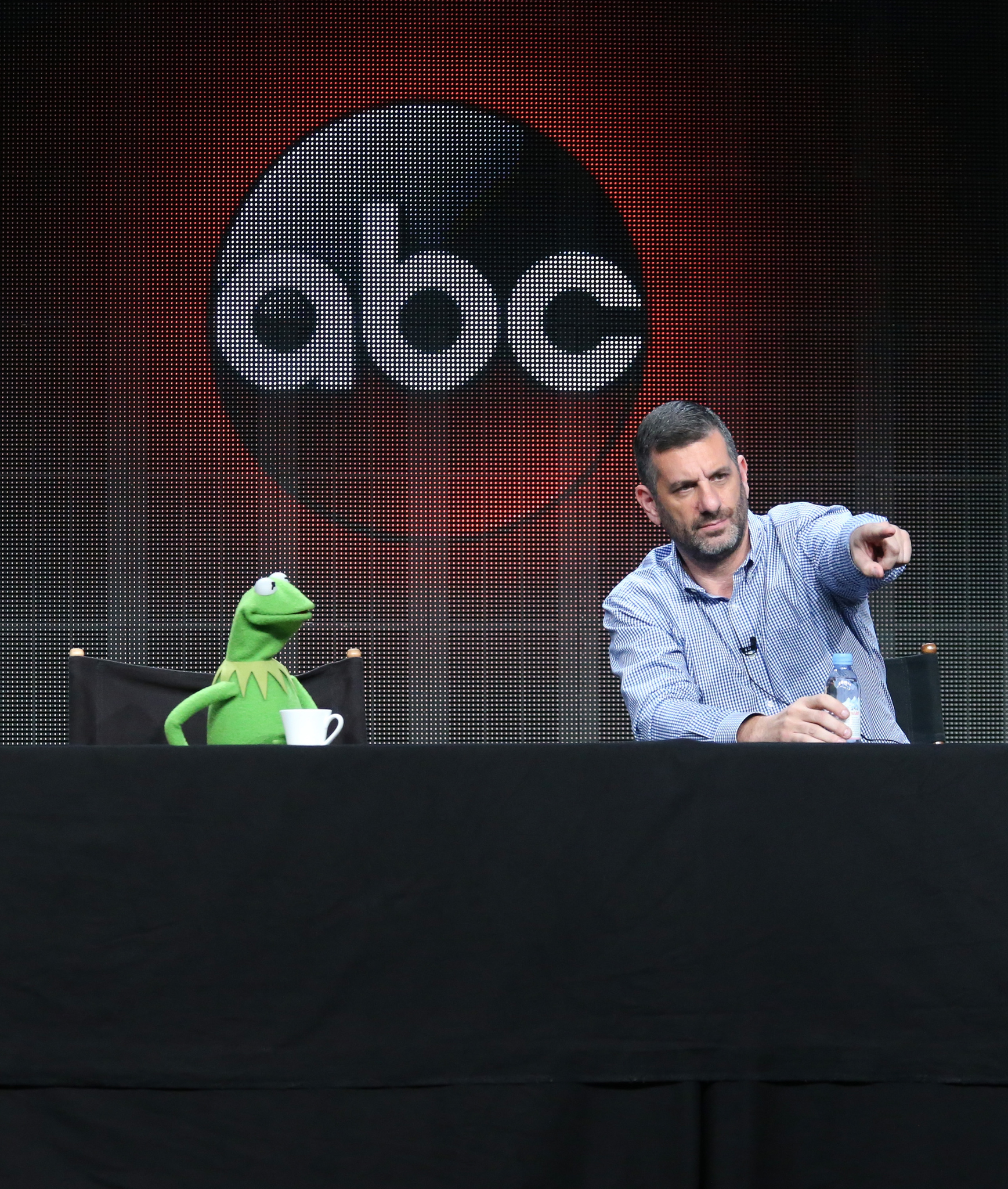 Bob Kushell and Kermit the Frog at event of Quantico (2015)