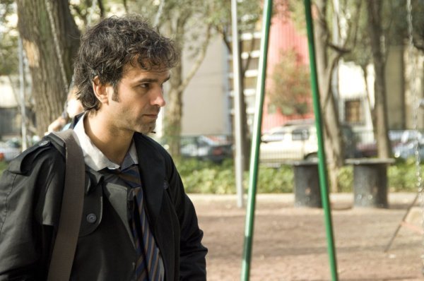 Still of Gerald Kyd in Persons Unknown (2010)