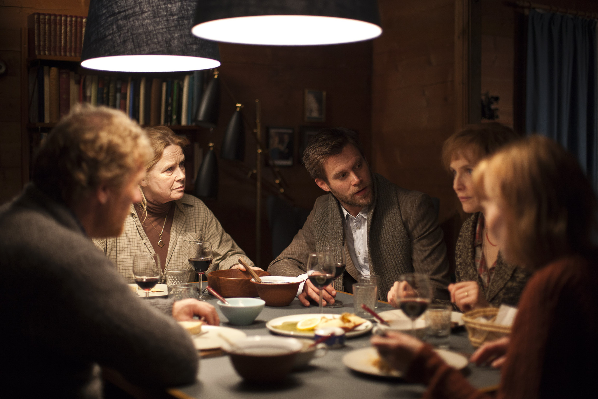 Still of Ken Duken, Juliane Köhler, Sven Nordin, Liv Ullmann and Julia Bache-Wiig in Zwei Leben (2012)