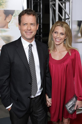 Greg Kinnear and Helen Labdon at event of Feast of Love (2007)