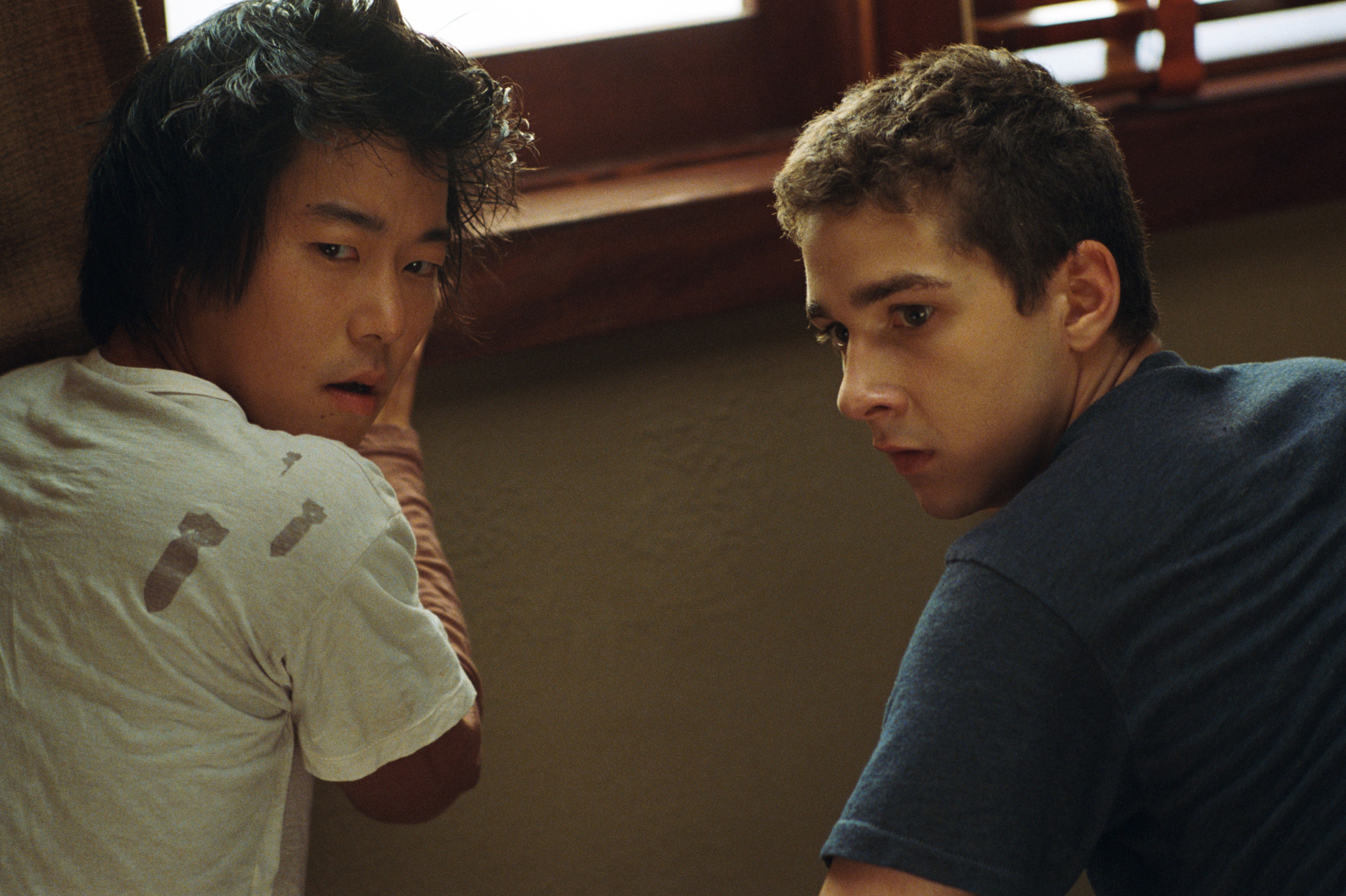 Still of Shia LaBeouf and Aaron Yoo in Paranoja (2007)