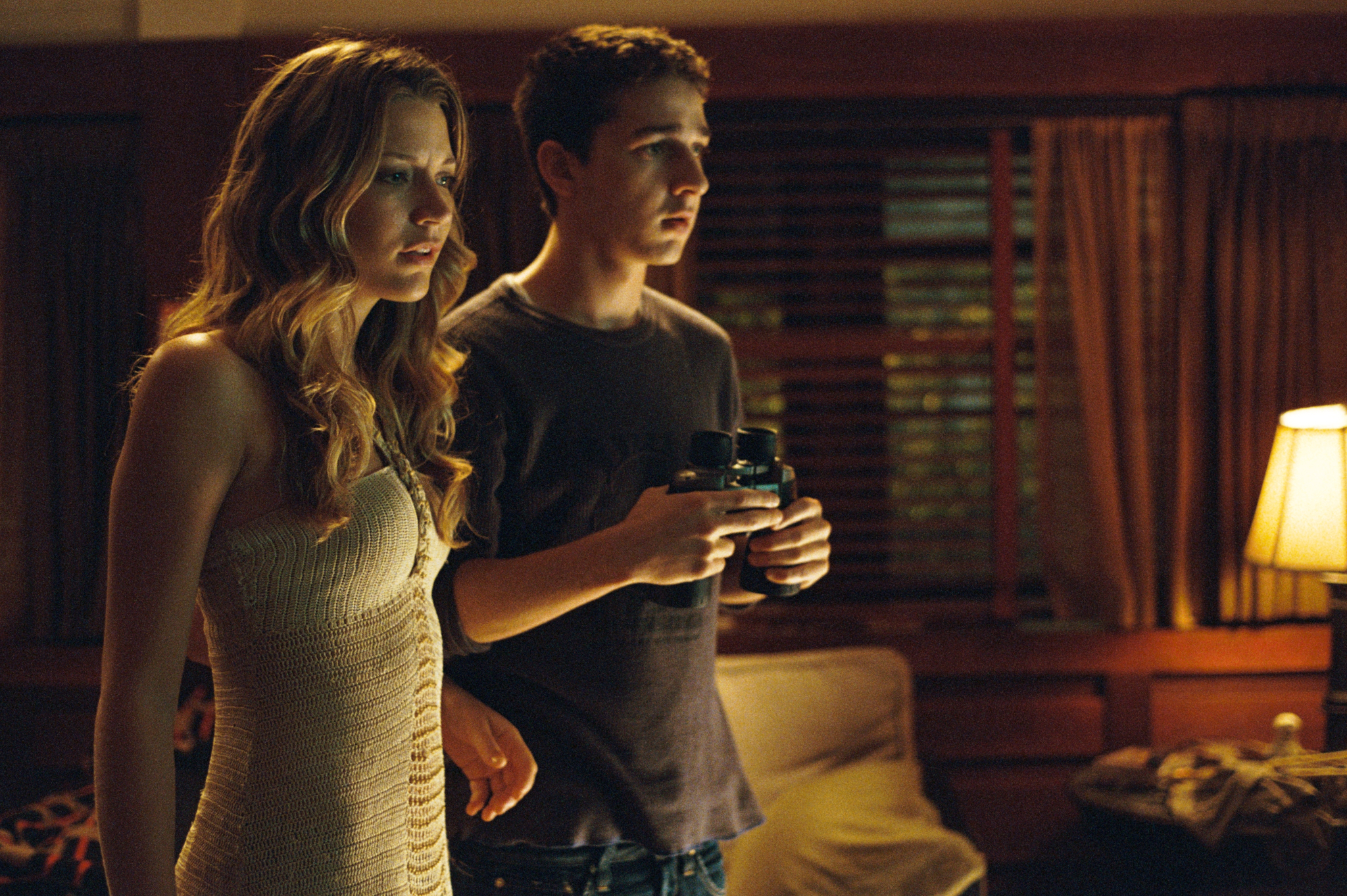 Still of Shia LaBeouf and Sarah Roemer in Paranoja (2007)