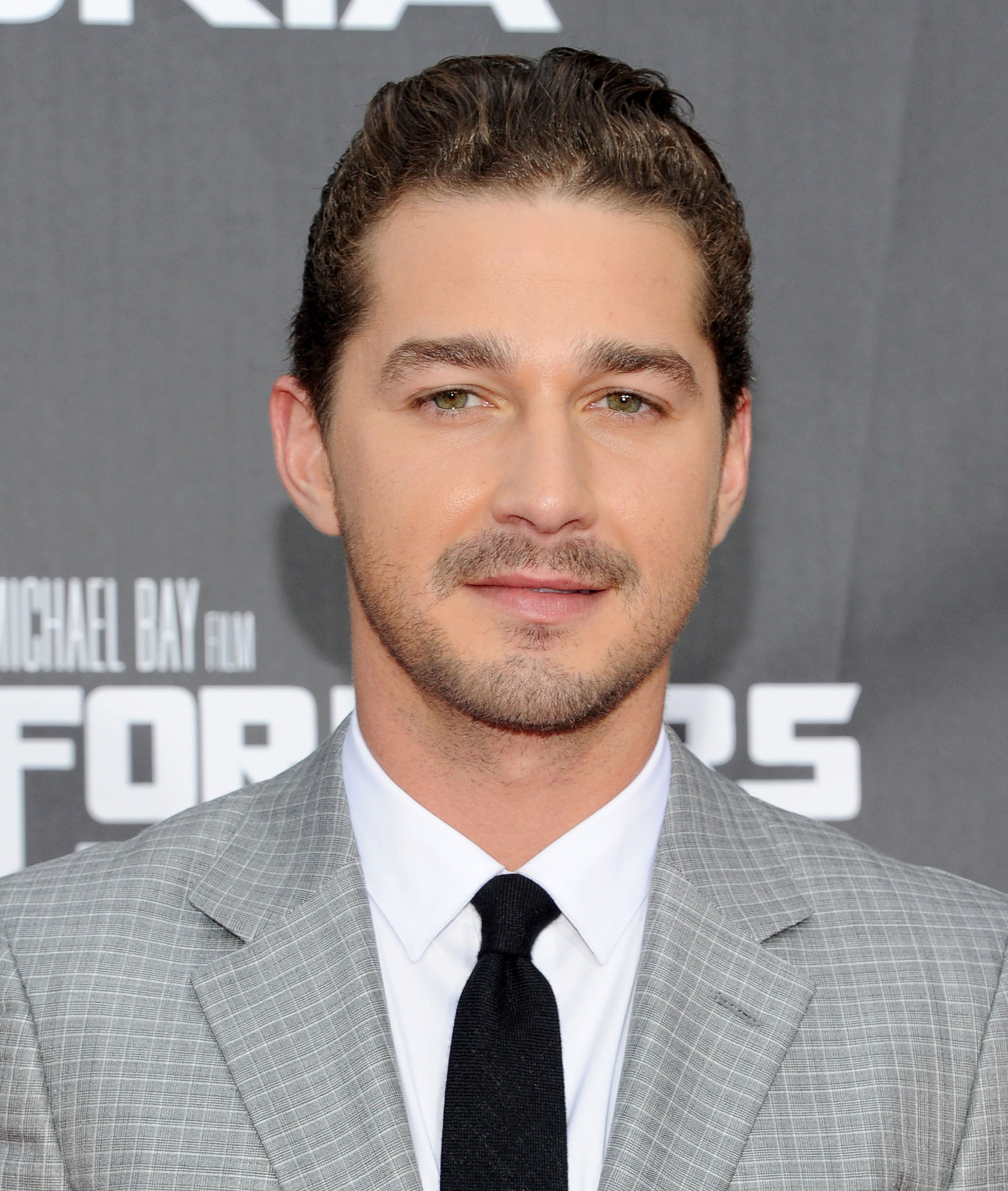 Shia LaBeouf at event of Transformeriai: tamsioji Menulio puse 3D (2011)