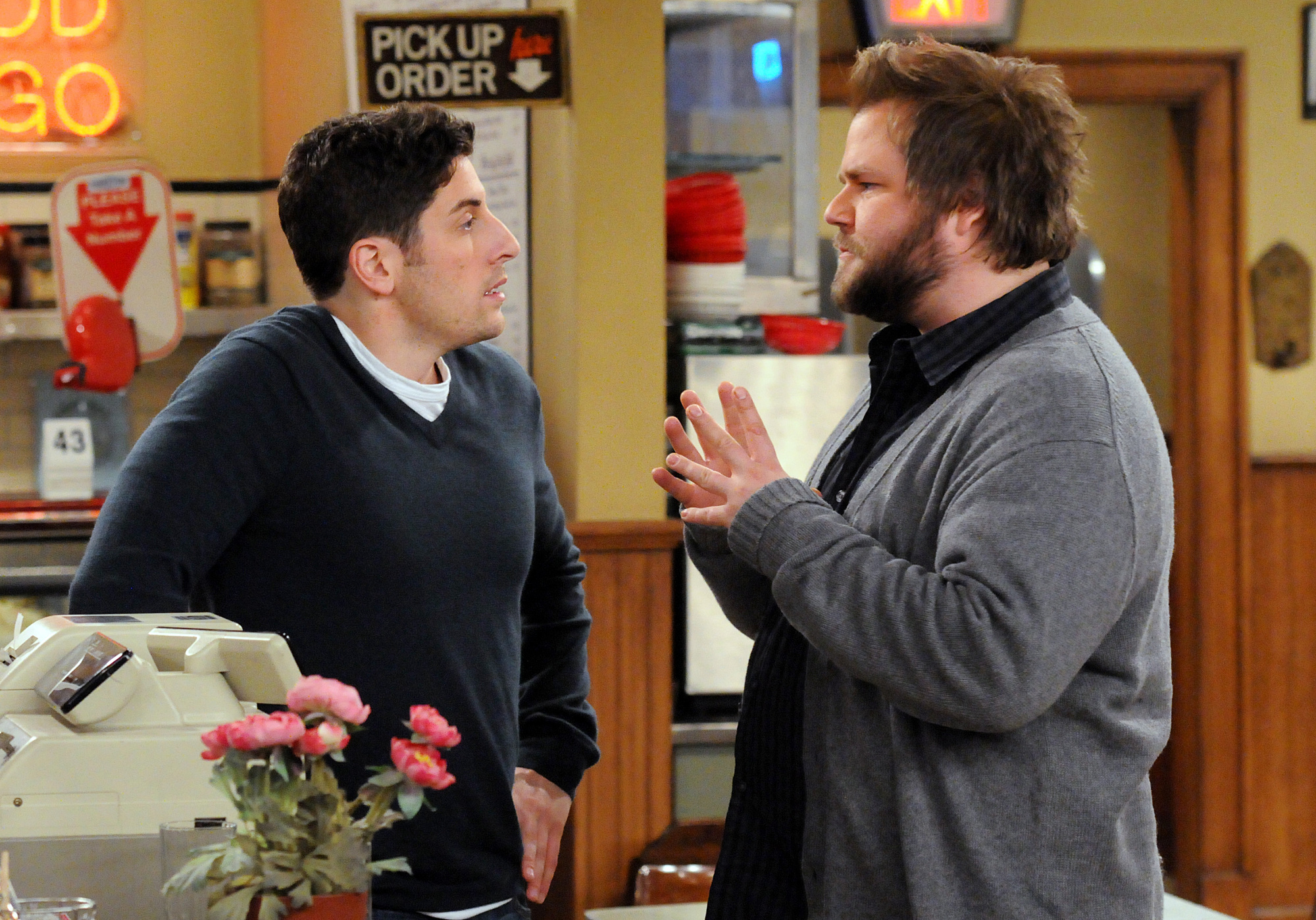 Still of Jason Biggs and Tyler Labine in Mad Love (2011)