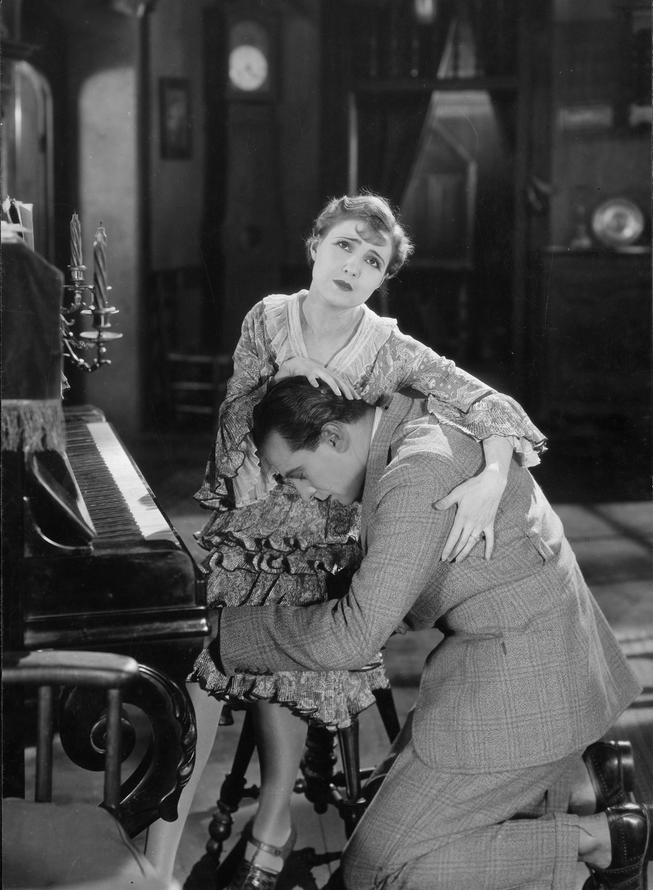 Still of Louise Lagrange and Iván Petrovich in La femme nue (1926)