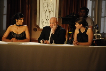 Still of Padma Lakshmi and Tom Colicchio in Top Chef (2006)