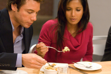 Still of Padma Lakshmi and Rocco DiSpirito in Top Chef (2006)