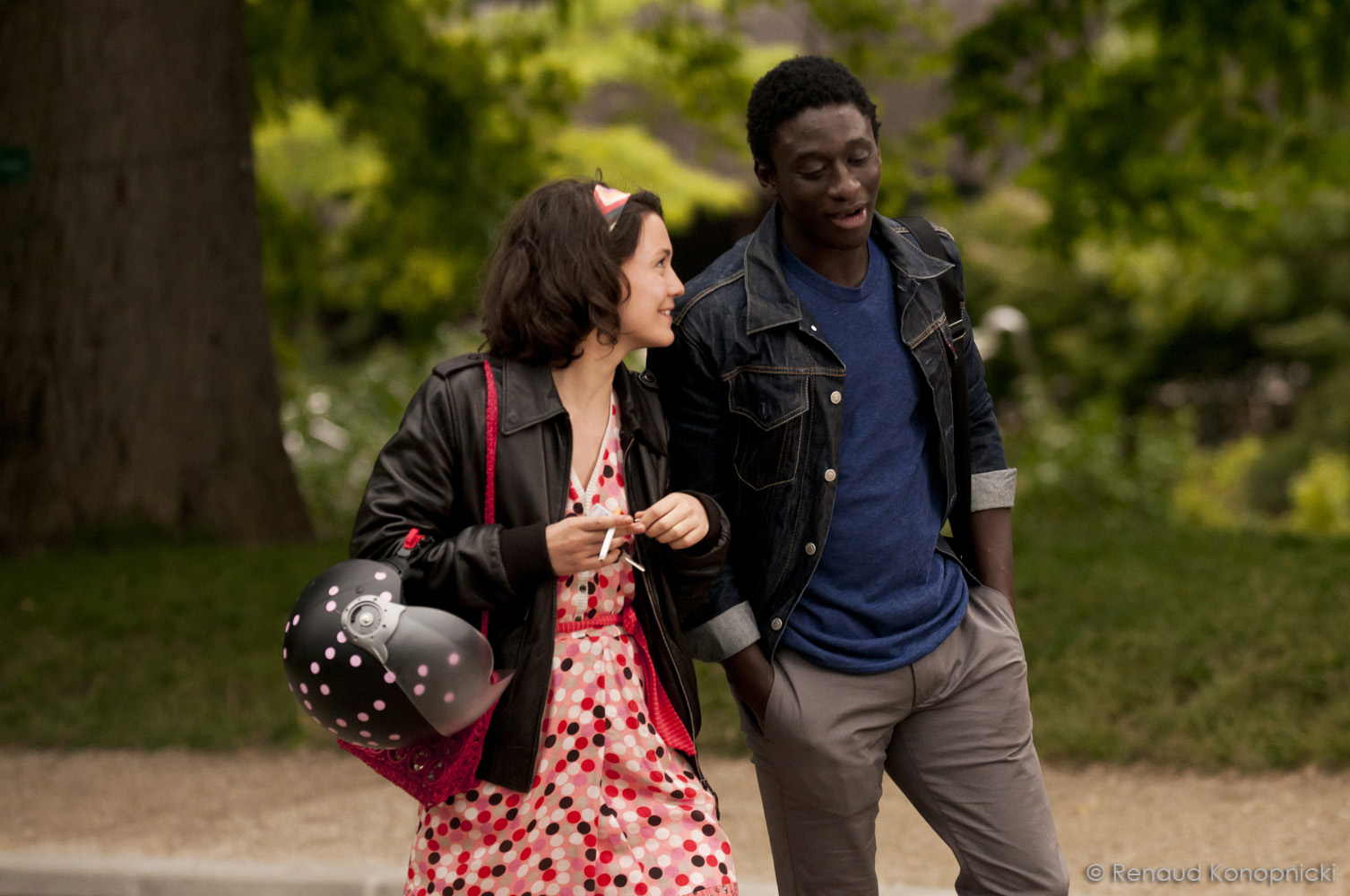 Juliette Lamboley in La cité rose (2012) with Ibrahim Koma
