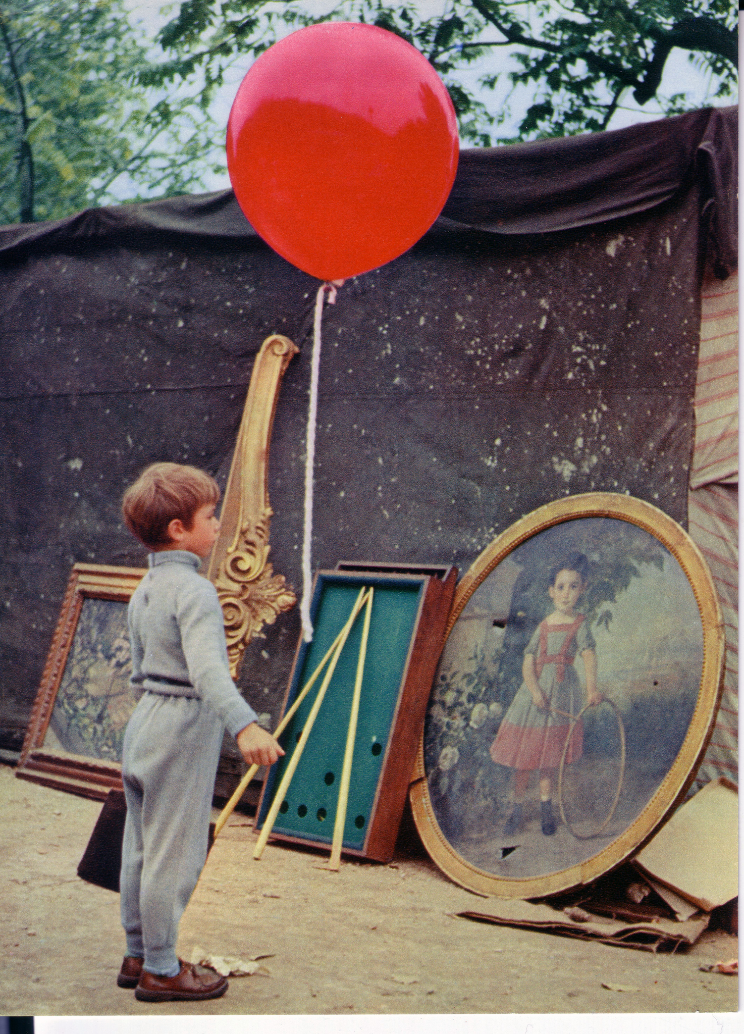Still of Pascal Lamorisse in Le ballon rouge (1956)