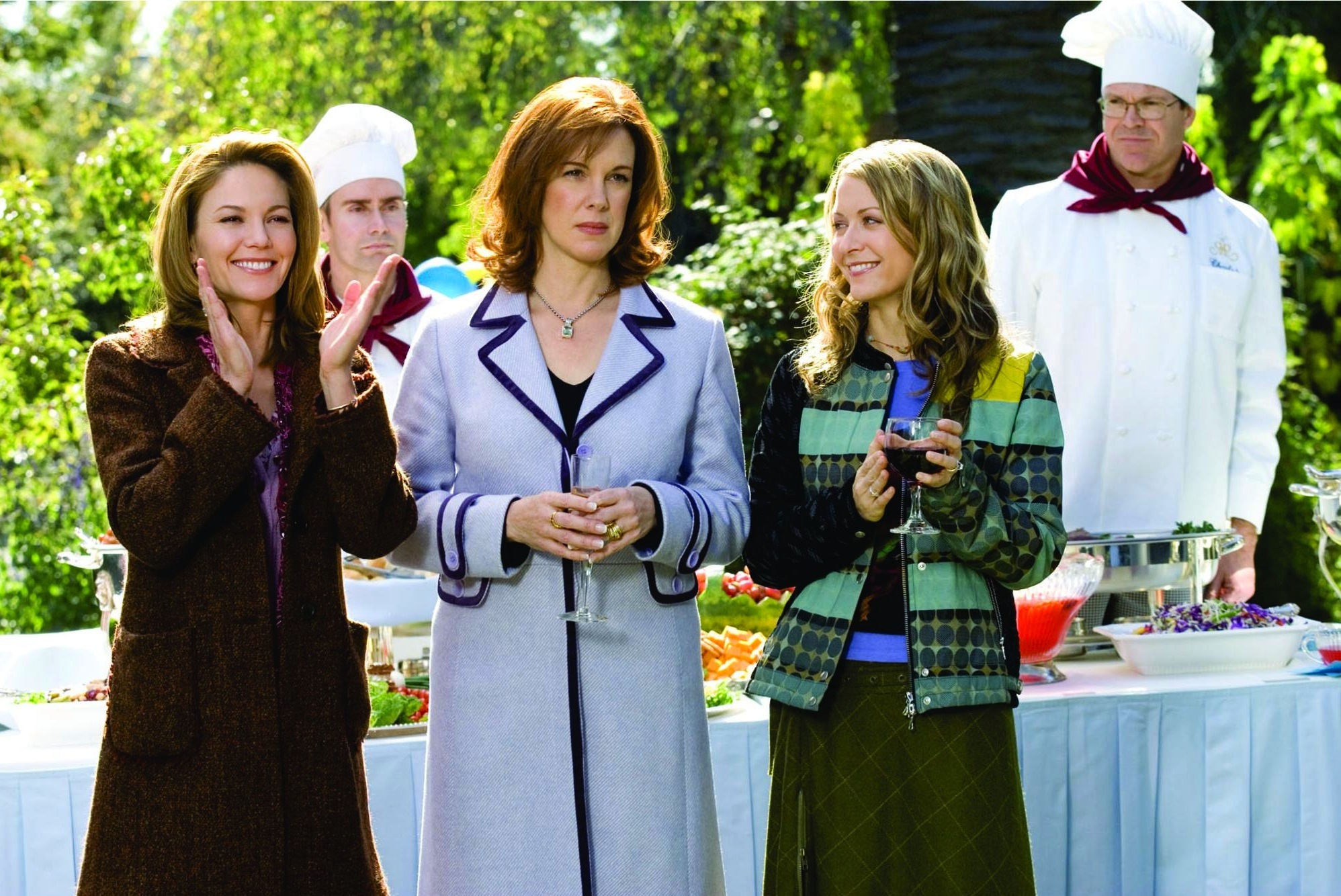 Still of Diane Lane and Elizabeth Perkins in Must Love Dogs (2005)