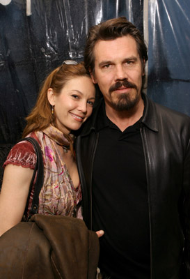 Diane Lane and Josh Brolin at event of Crash (2004)