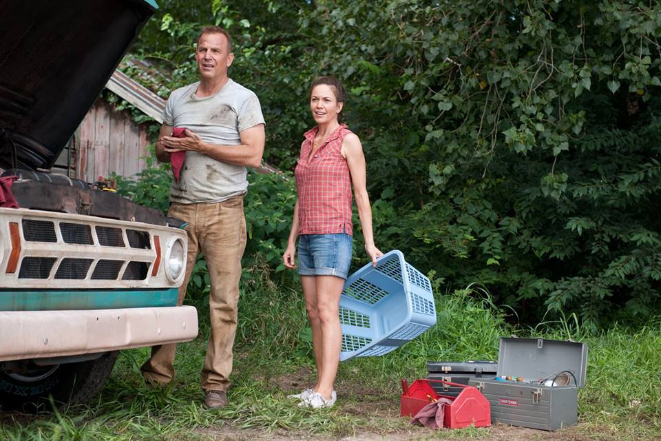 Still of Kevin Costner and Diane Lane in Zmogus is plieno (2013)