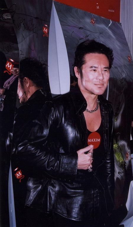 Gan Kwok-Leung at MAXIM magazine launch party, Mar 04 won the sexiest dressed man of the night.