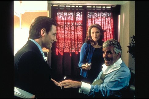 Still of Dennis Farina, Edward Burns and Libby Langdon in Sidewalks of New York (2001)