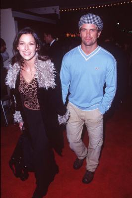 David Chokachi and Brooke Langton at event of Gerasis Vilas Hantingas (1997)