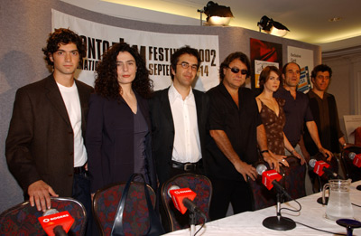 Atom Egoyan, Elias Koteas, David Alpay, Eric Bogosian, Marie-Josée Croze, Arsinée Khanjian and Robert Lantos at event of Ararat (2002)