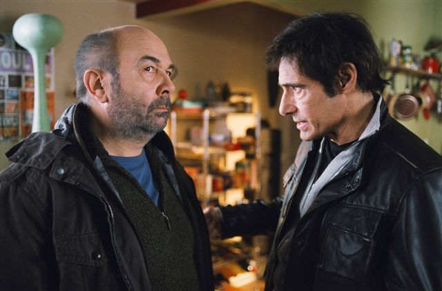 Still of Gérard Jugnot and Gérard Lanvin in Envoyés très spéciaux (2009)