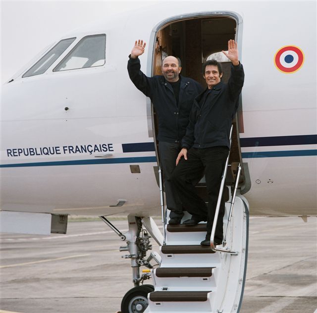 Still of Gérard Jugnot and Gérard Lanvin in Envoyés très spéciaux (2009)