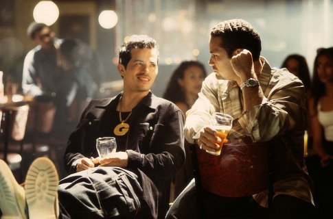 Still of John Leguizamo and Vincent Laresca in Empire (2002)