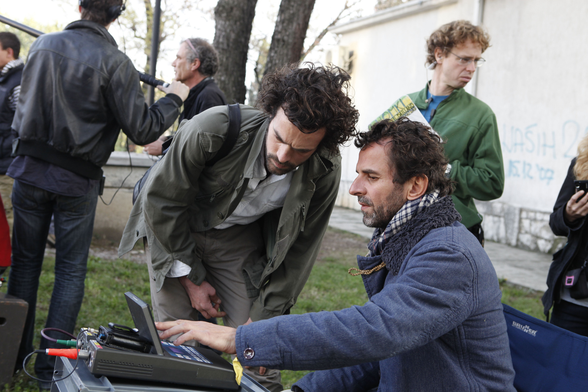 Still of Romain Duris and Eric Lartigau in L'homme qui voulait vivre sa vie (2010)