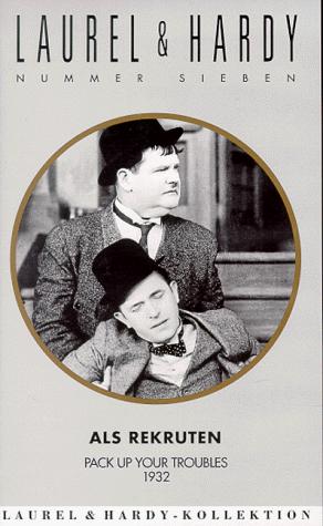 Oliver Hardy and Stan Laurel in Pack Up Your Troubles (1932)