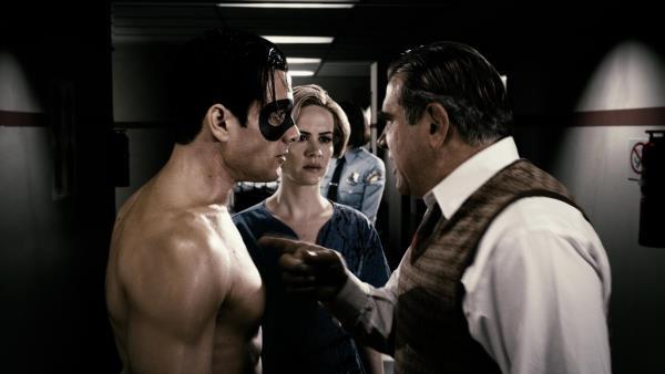 Still of Sarah Paulson, Dan Lauria and Gabriel Macht in The Spirit (2008)