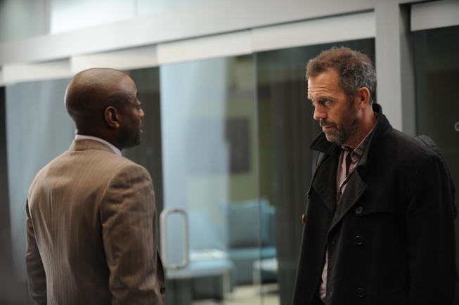 Still of Omar Epps and Hugh Laurie in Hausas (2004)