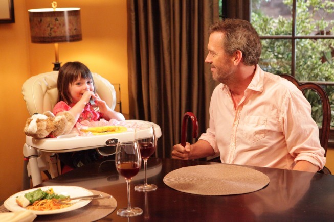 Still of Hugh Laurie, Kayla Colbert and Rylie Colbert in Hausas (2004)