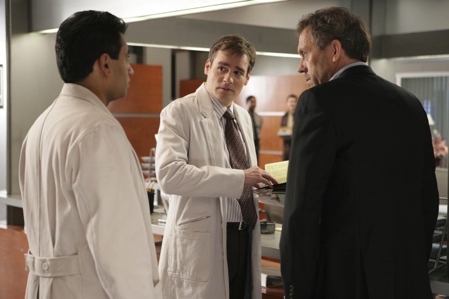 Still of Robert Sean Leonard, Hugh Laurie and Kal Penn in Hausas (2004)