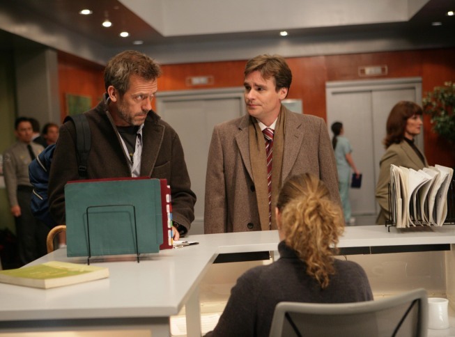 Still of Robert Sean Leonard and Hugh Laurie in Hausas (2004)