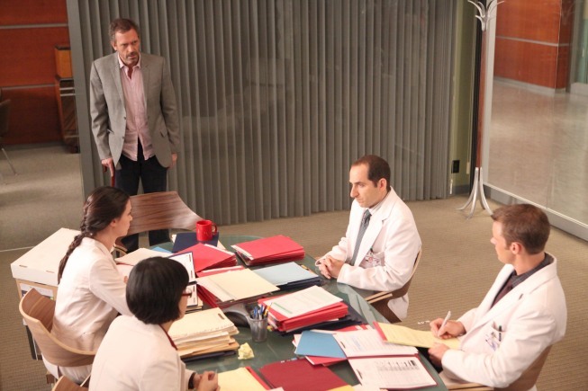 Still of Peter Jacobson, Hugh Laurie, Jesse Spencer, Odette Annable and Charlyne Yi in Hausas (2004)