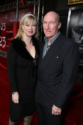 Ed Lauter at event of The Number 23 (2007)