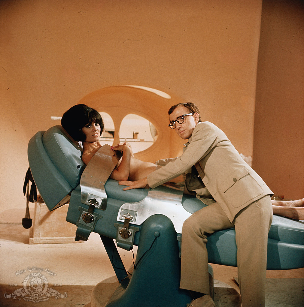 Still of Woody Allen and Daliah Lavi in Casino Royale (1967)