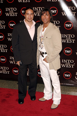 George Leach and Jay Tavare at event of Into the West (2005)