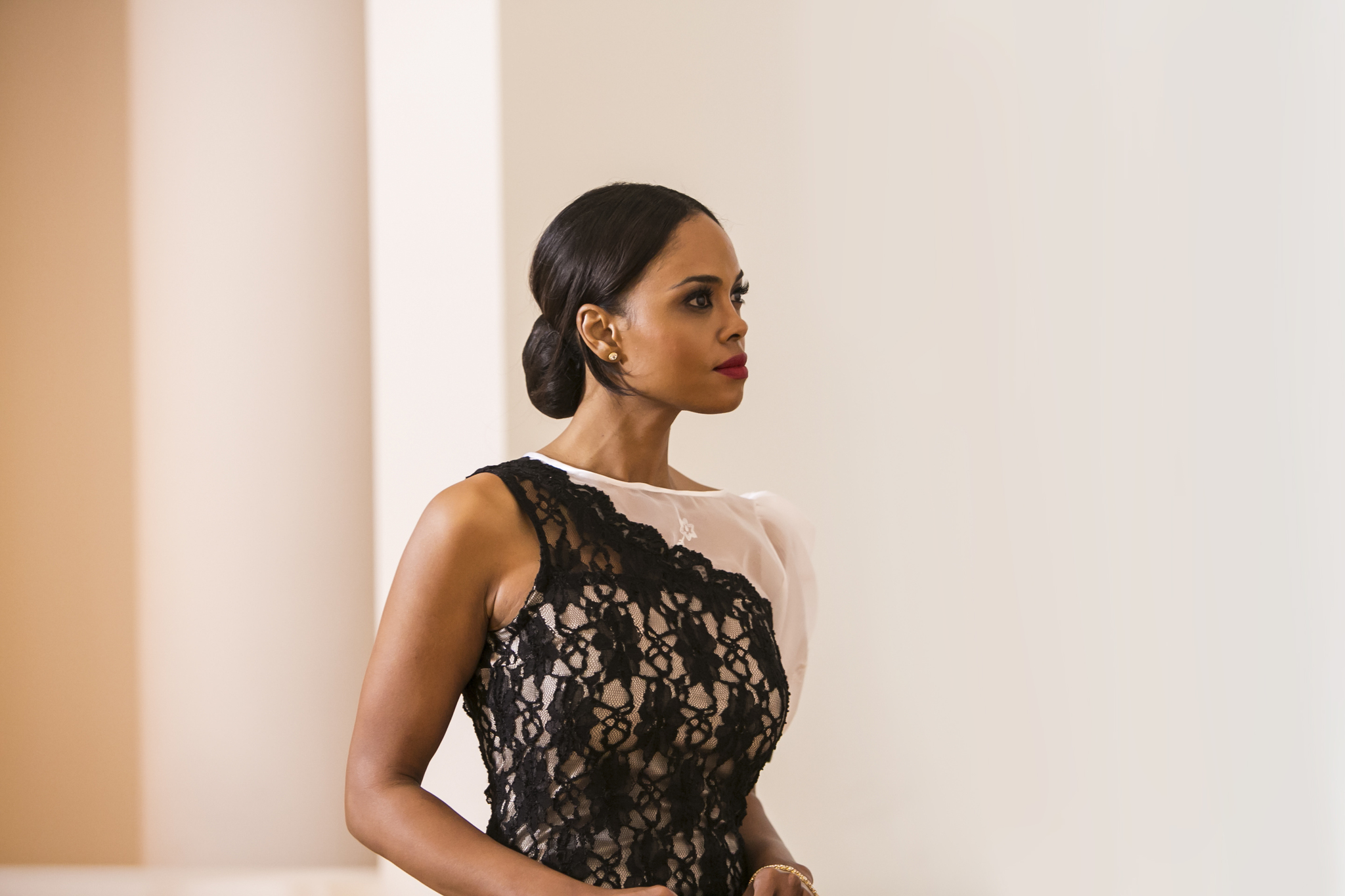Still of Sharon Leal in Addicted (2014)