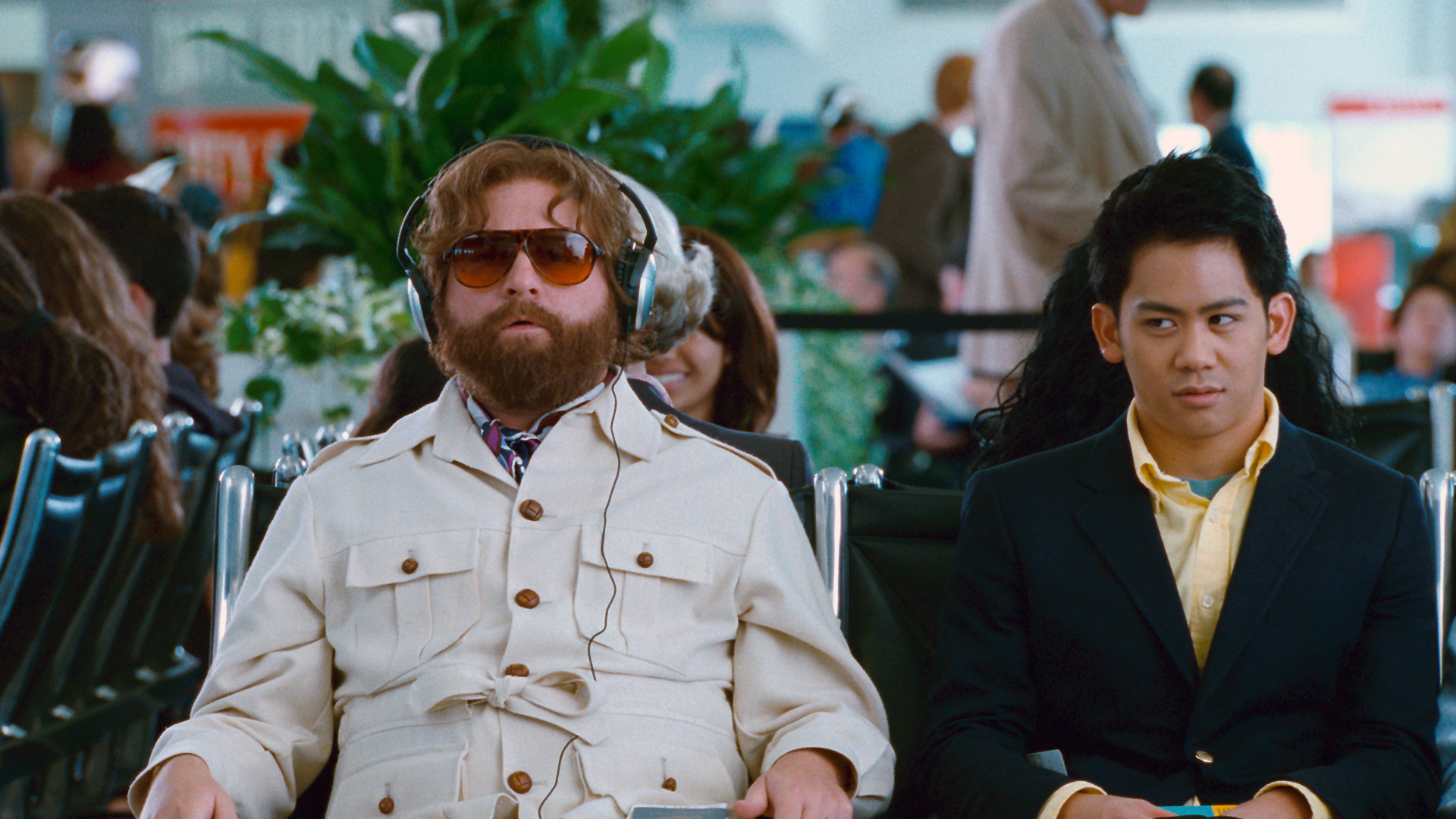 Still of Zach Galifianakis and Mason Lee in Pagirios Tailande (2011)