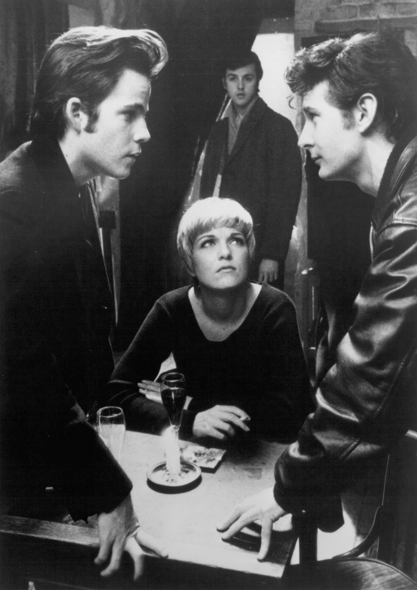 Still of Stephen Dorff, Ian Hart, Gary Bakewell and Sheryl Lee in Backbeat (1994)