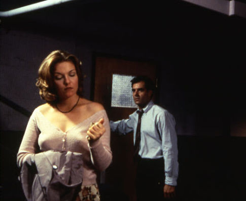 Still of Henry Czerny and Sheryl Lee in Notes from Underground (1995)