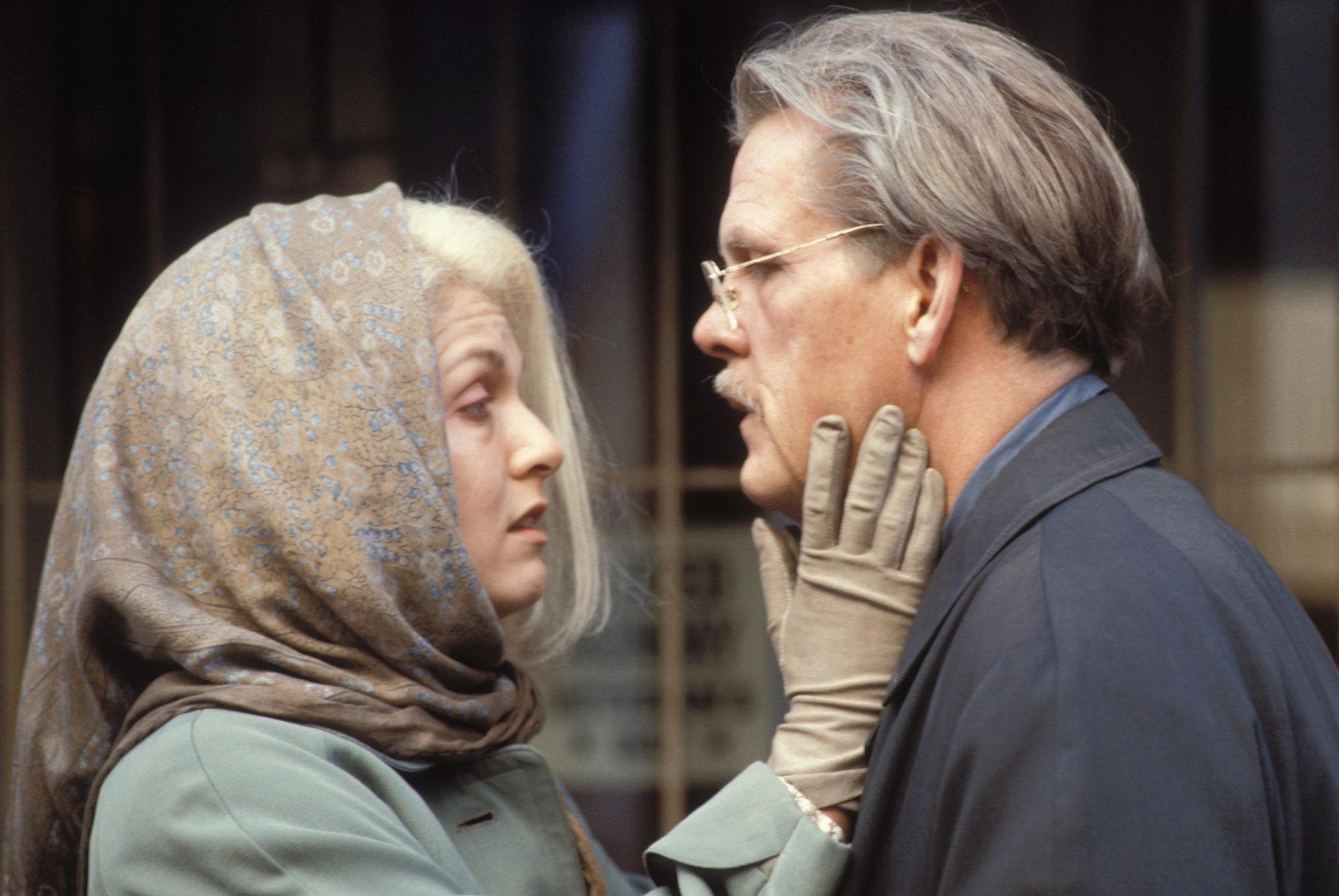Still of Nick Nolte and Sheryl Lee in Mother Night (1996)