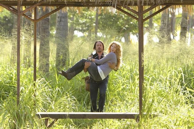 Still of Martin Henderson and Rachelle Lefevre in Off the Map (2003)